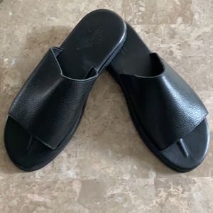 American Classic By DeLaRentis Leather Slides